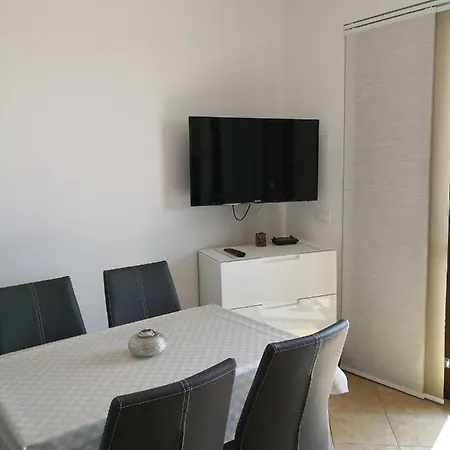 La Quiete 20 Lakeview Apartment By Gardadomusmea דירה